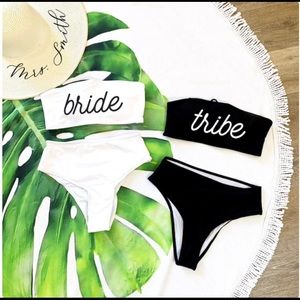 NEVER WORN: Two piece strapless black bikini